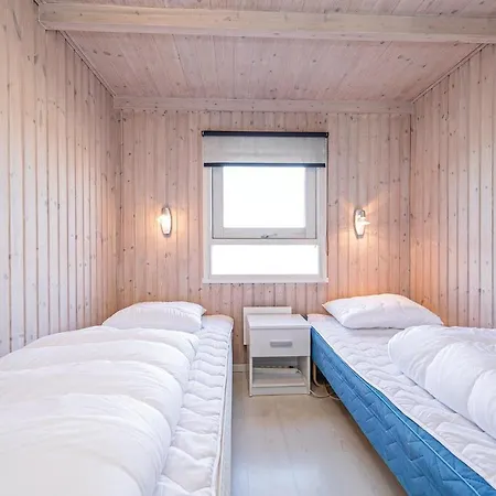 Cozy In Hjrring With House Sea View Lønstrup